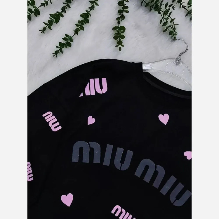 تیشرت باکسی زنانه طرح miu miu جنس نخ پنبه رنگ مشکی سایز فری تا 50