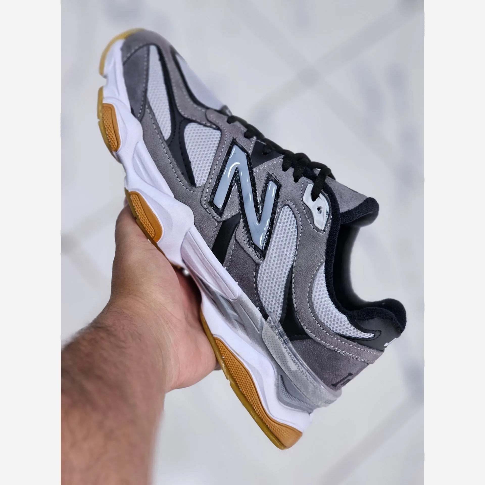 کفش اسپرت مردانه نیوبالانس سایز بزرگ 44 تا 47 رنگ طوسی خاکستری با زیره پیو نرم