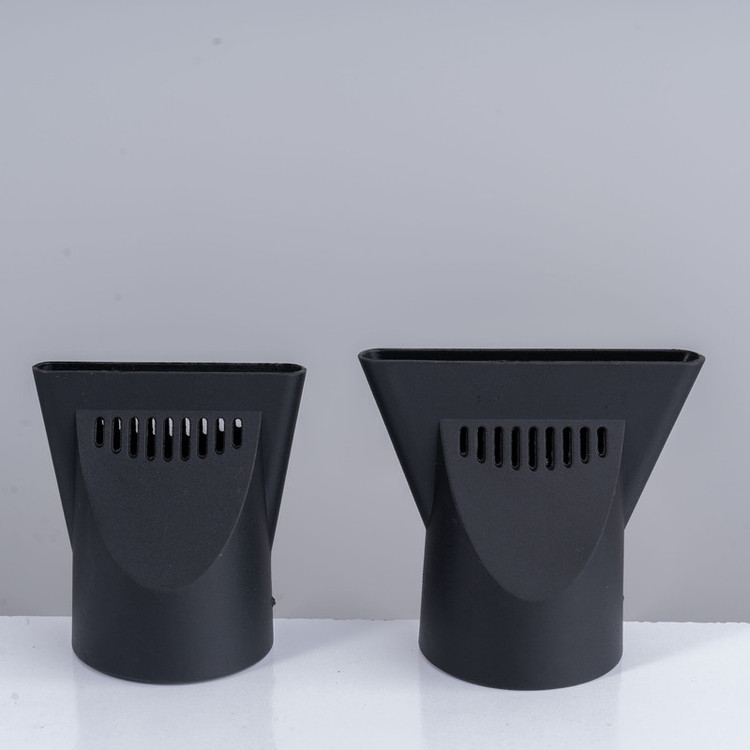 سشوار حرفهای 2400 وات رومئو مدل RM-5050، موتور AC، وزن 450 گرم، المنت فلز، دارای سری متمرکزکننده باریک، متمرکزکننده پهن با ویژگی صافکنندگی، حجمدهندگی، با قابلیت تنظیم دما، باد سرد