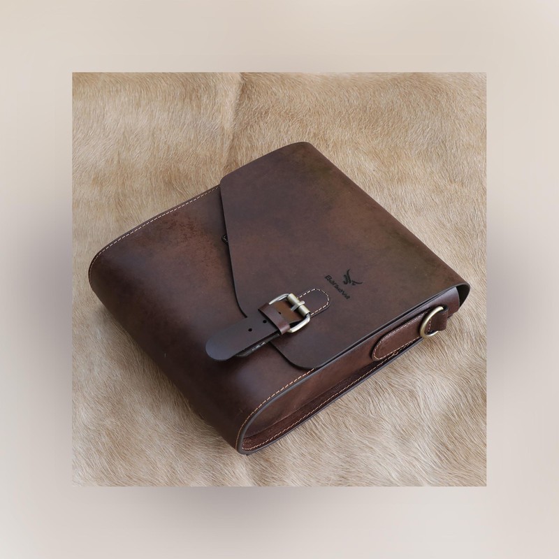 کیف رودوشی چرم بارثاوا مدل 1203