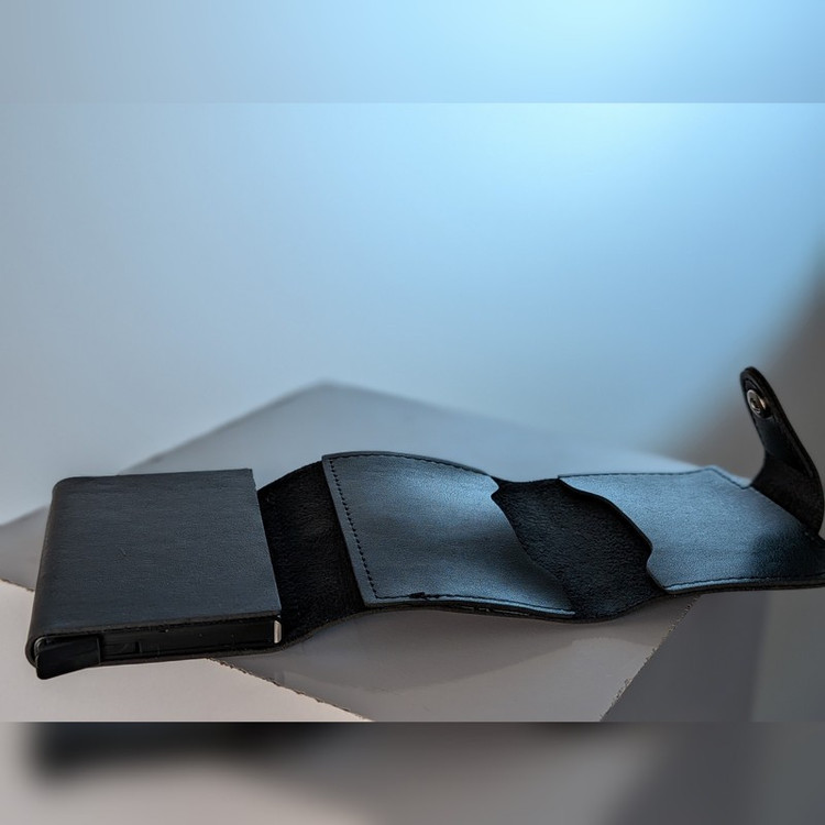 کیف کارت مردانه ال سی وایکیکی مدل پاپآپ (مکانیکی) دکمهدار LW 406