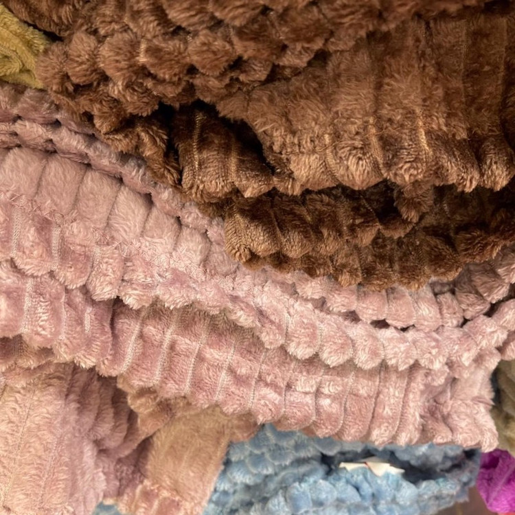 پتو مسافرتی ژینورا مدل کرکره ای سایز 140x200 سانتی متر