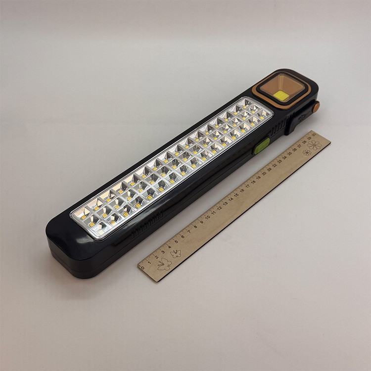 چراغ روشنایی مدل P48 Solar کد 2315 با قابلیت شارژ از طریق پنل خورشیدی و کابل USB مناسب سفرهای جادهای