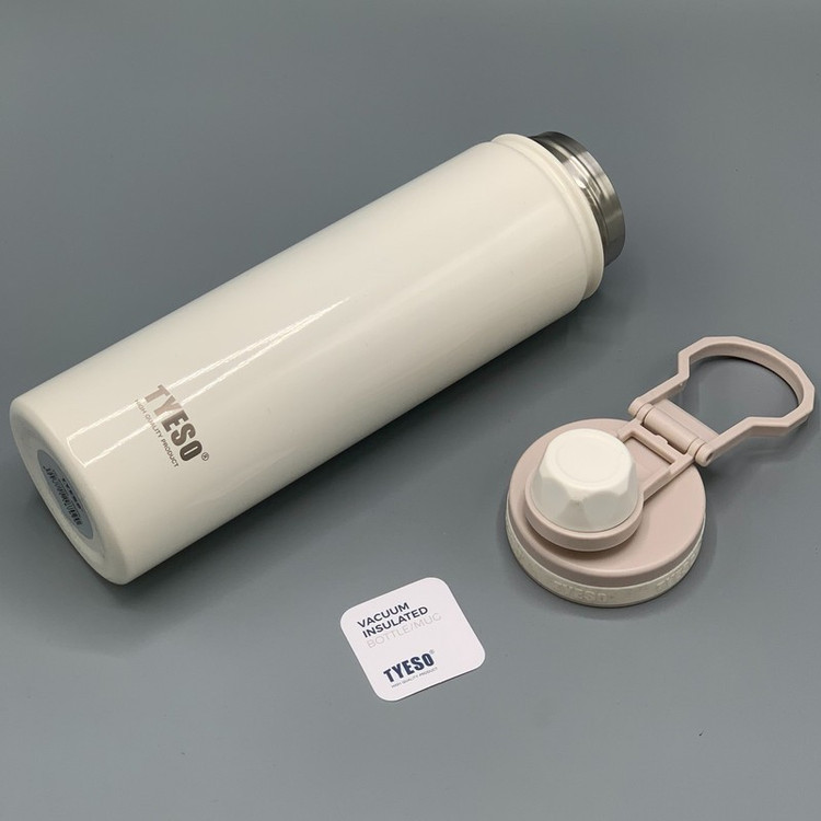 قمقمه ورزشی مدل TS-8709C با حجم 750 میلیلیتر و عایق حرارتی دوجداره خلأ
