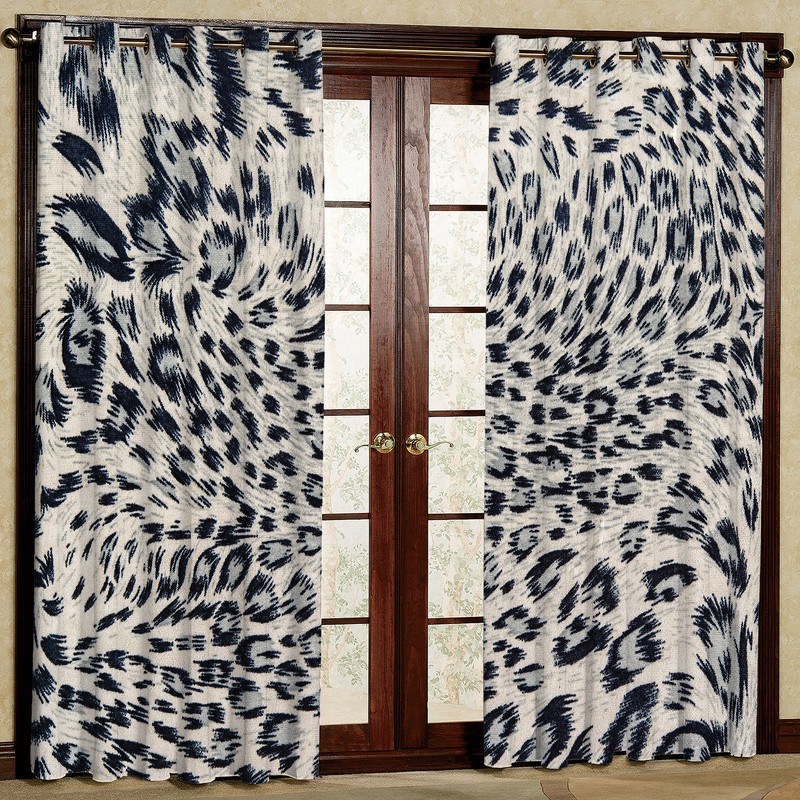 پرده مدل پلنگی مخمل پانچی کد 1358 سایز 140x280 سانتی متر