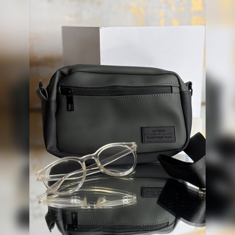 کیف رودوشی مردانه ال سی وایکیکی مدل LW 257