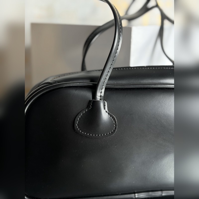 کیف دوشی زنانه ال سی وایکیکی مدل باگت چرم مصنوعی LW 255